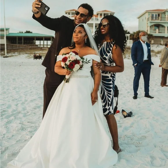 David's Bridal White Wedding Dress